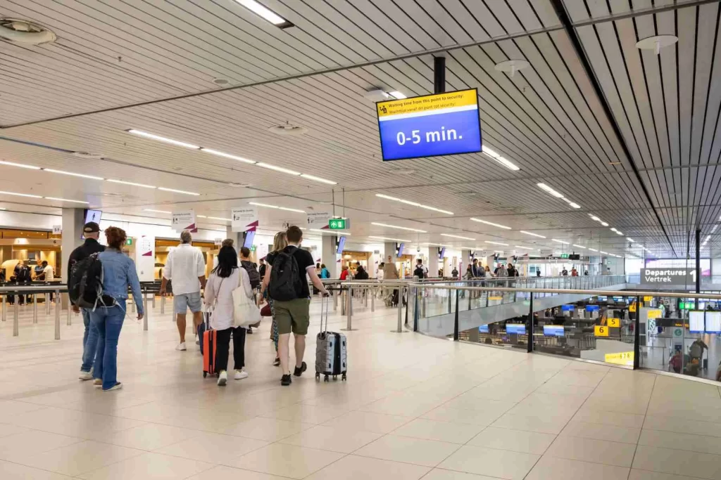 First-Class Channels: Visa Sponsorship and Distinguished Careers in the Netherlands